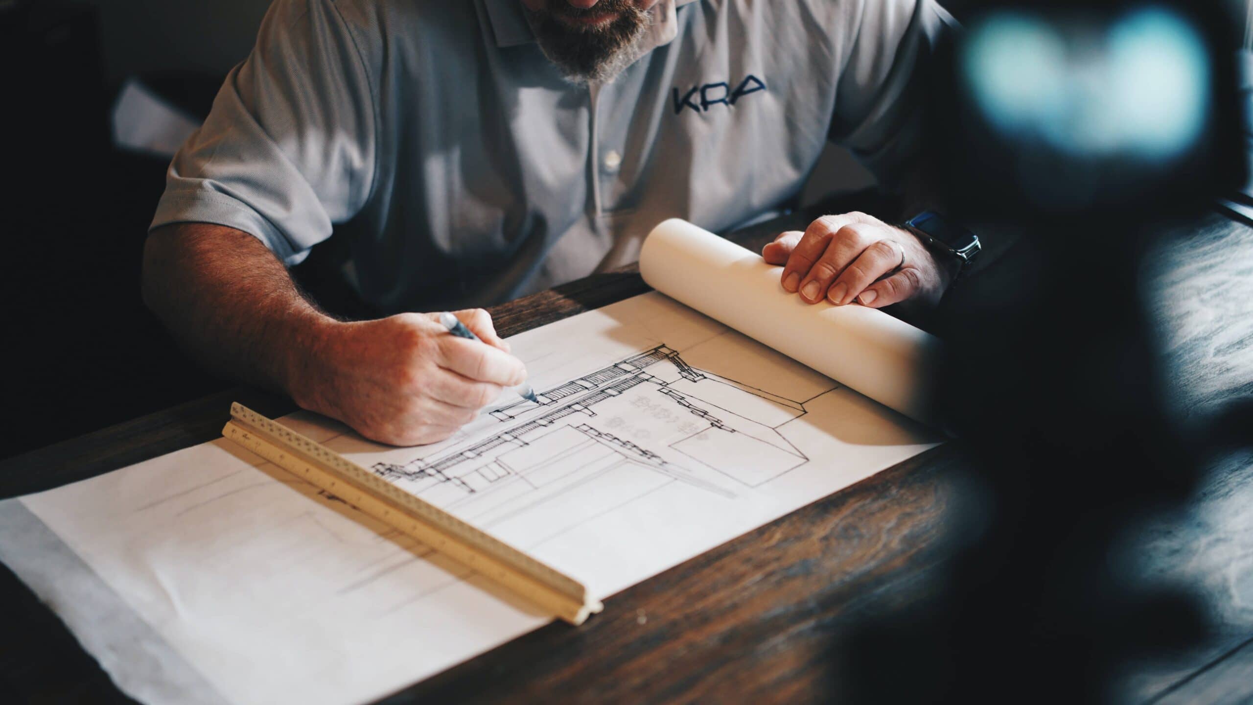 hiring an architect to build a house